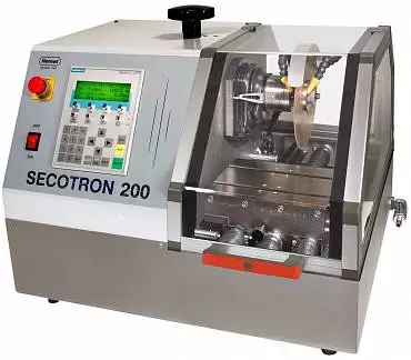 SECOTRON 200 PLC - высокоточный отрезной станок с трехосевой регулировкой подачи для металлографических исследований.