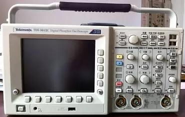 TDS3012C - цифровой осциллограф